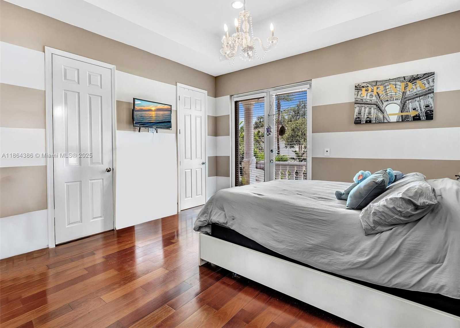 Small Image of 3521 FOREST VIEW CIR, Fort Lauderdale Number 24