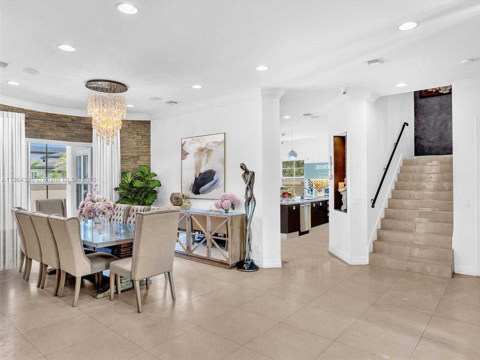 Small Image of 3521 FOREST VIEW CIR, Fort Lauderdale Number 6
