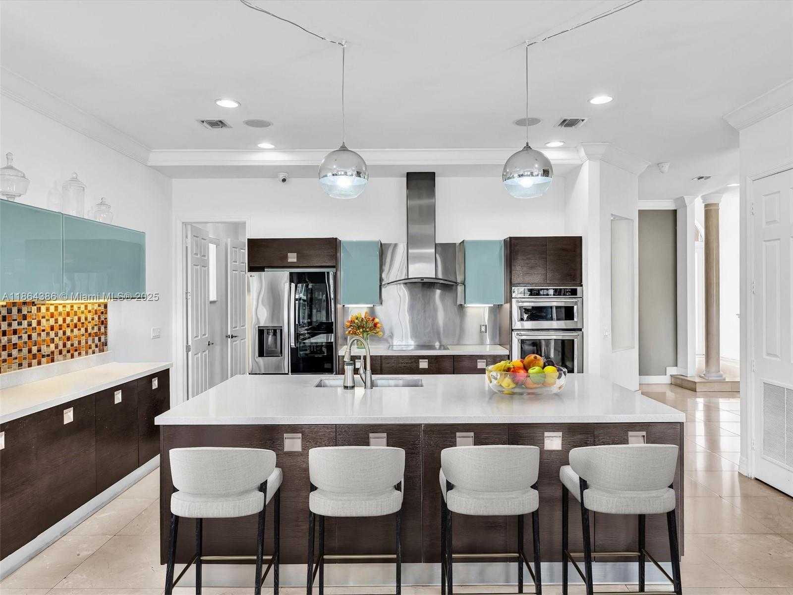 Small Image of 3521 FOREST VIEW CIR, Fort Lauderdale Number 9