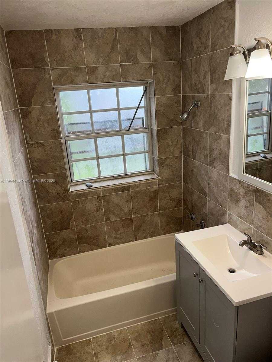 Small Image of 802 SOUTH 24TH AVE, Hollywood Number 11