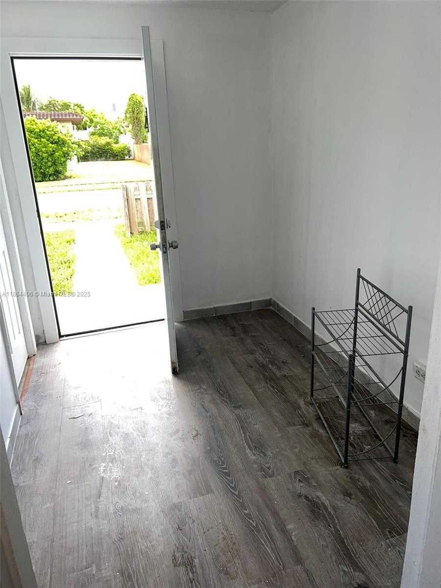 Small Image of 802 SOUTH 24TH AVE, Hollywood Number 14