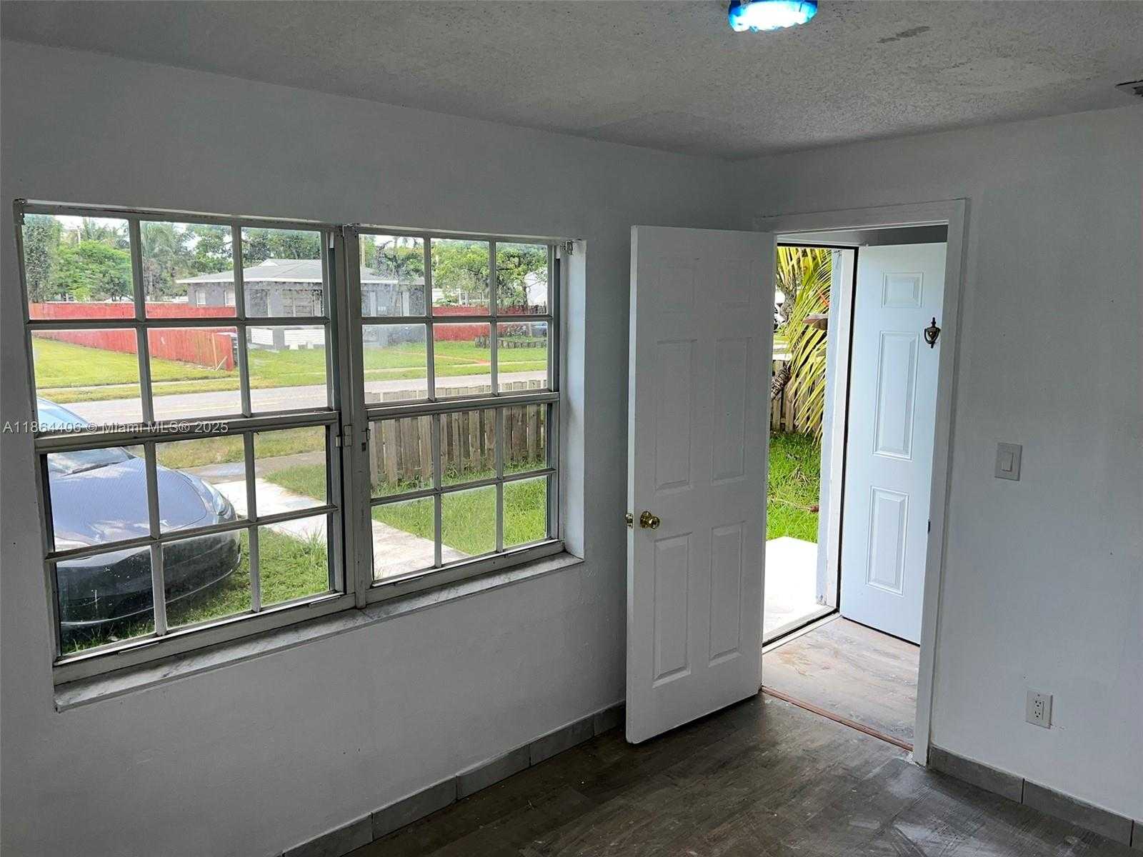 Small Image of 802 SOUTH 24TH AVE, Hollywood Number 15