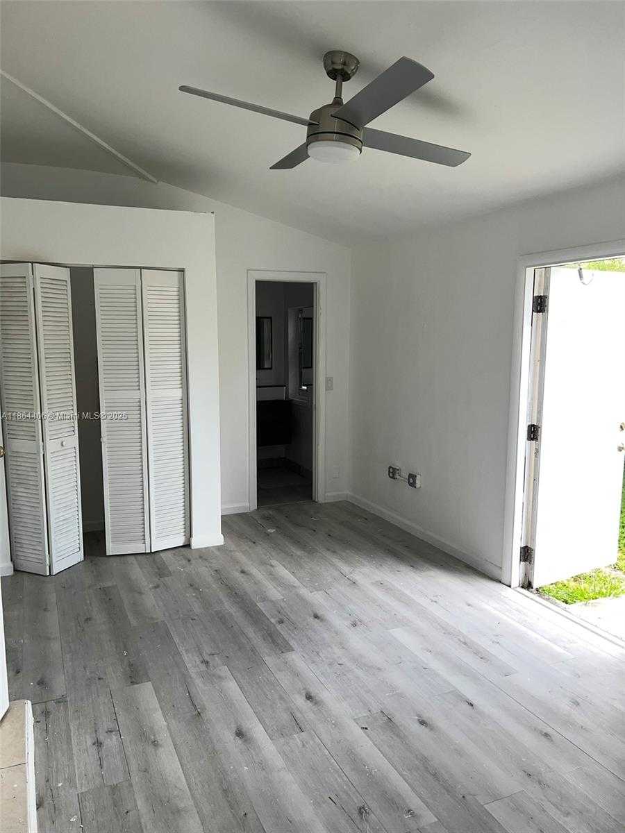 Small Image of 802 SOUTH 24TH AVE, Hollywood Number 5