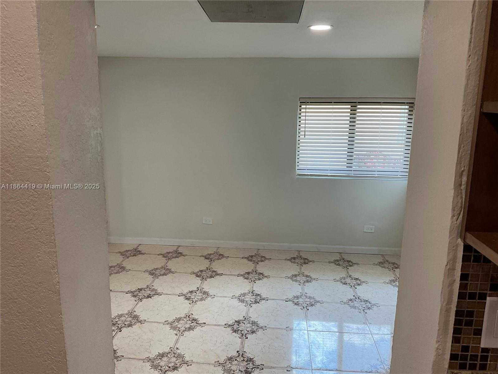 Small Image of 1150 NORTH EAST 143RD ST, North Miami Number 11