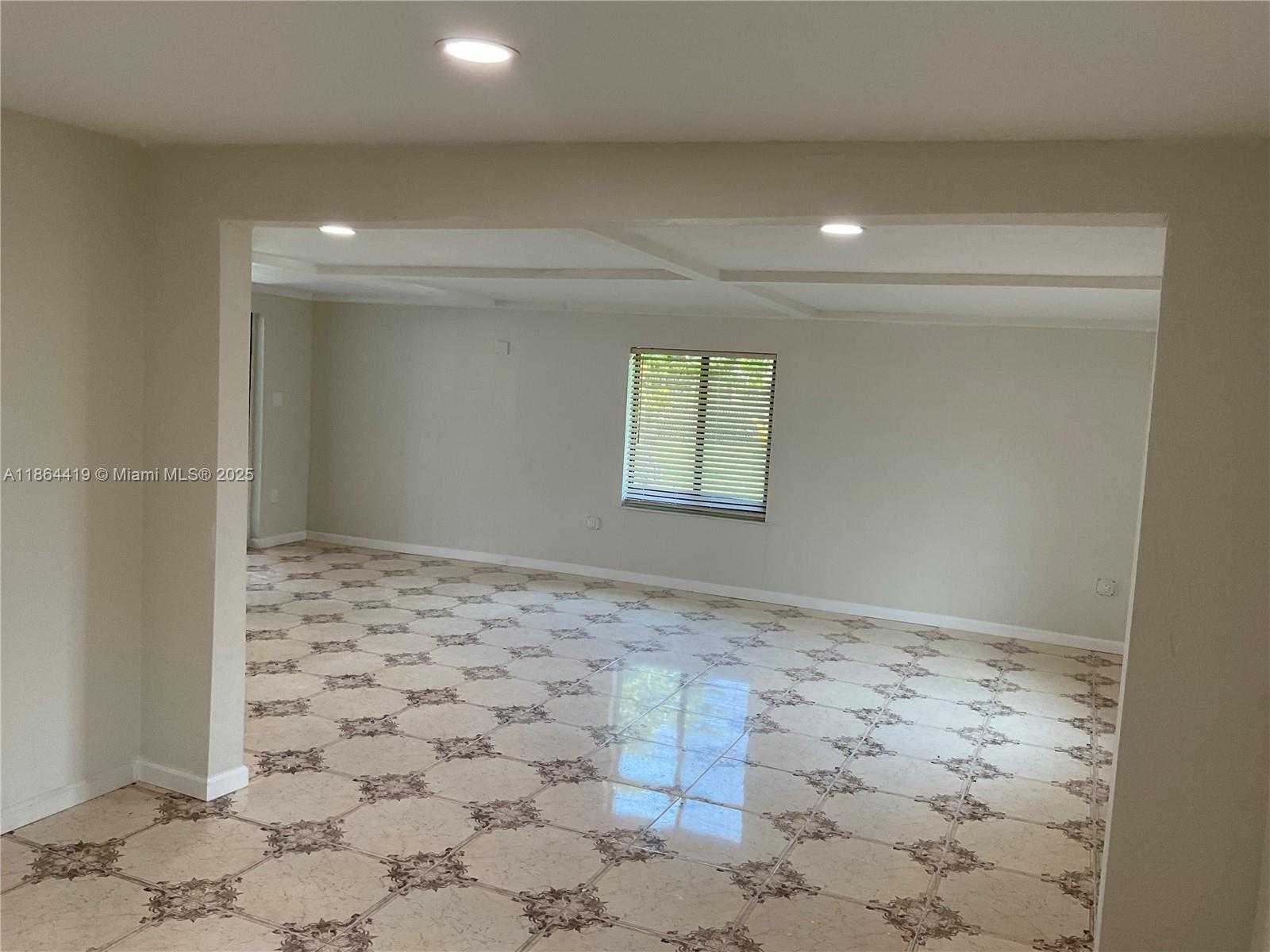 Small Image of 1150 NORTH EAST 143RD ST, North Miami Number 12