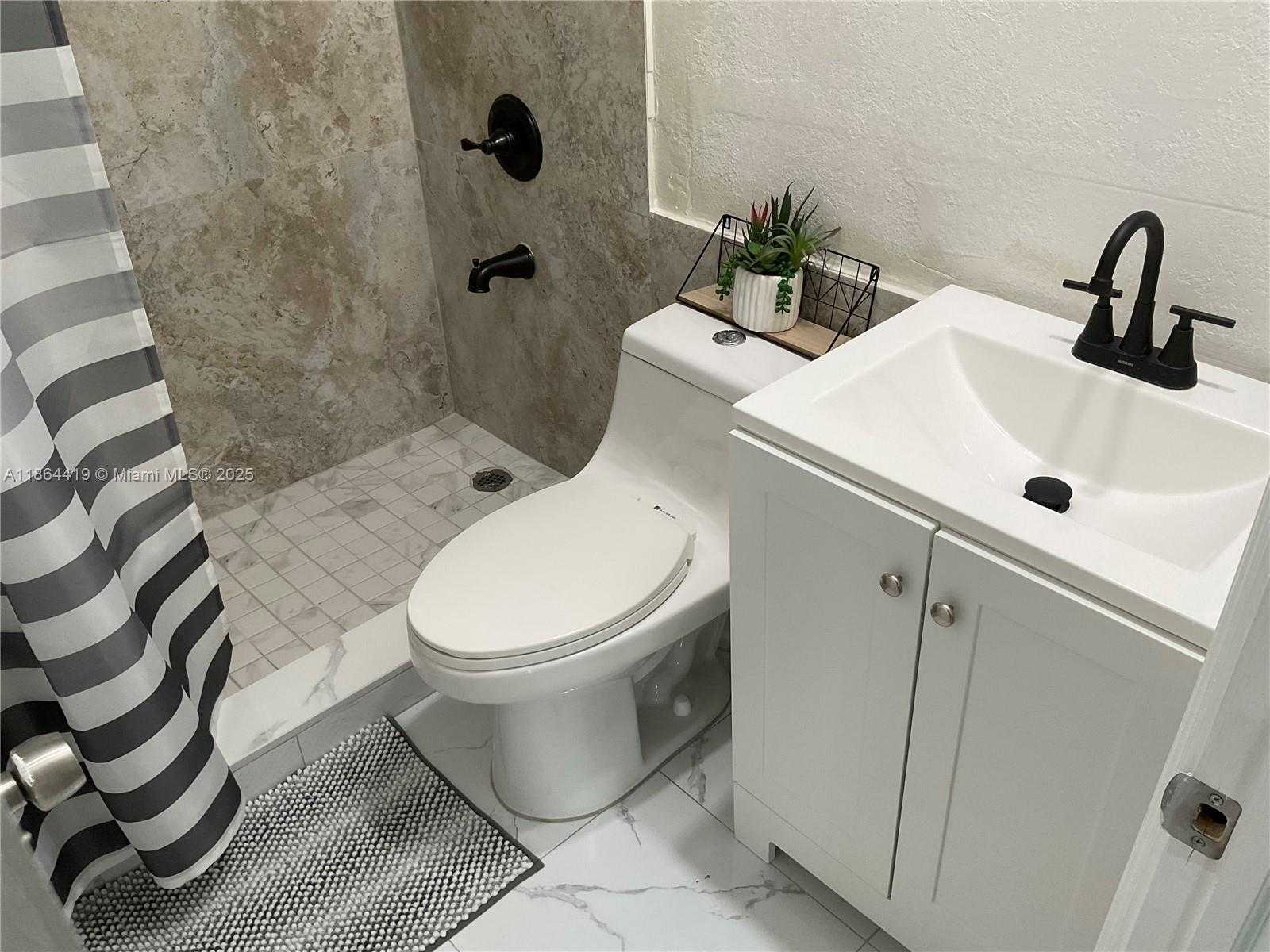 Small Image of 1150 NORTH EAST 143RD ST, North Miami Number 19