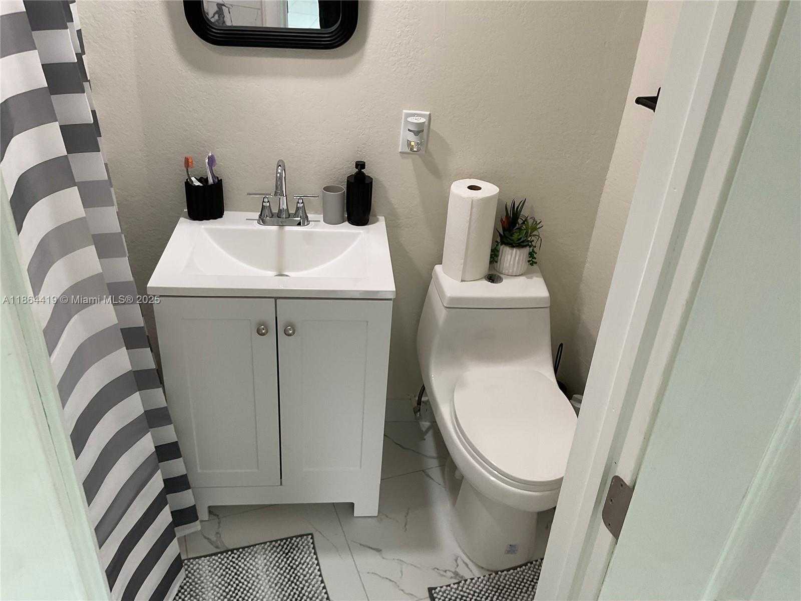 Small Image of 1150 NORTH EAST 143RD ST, North Miami Number 21