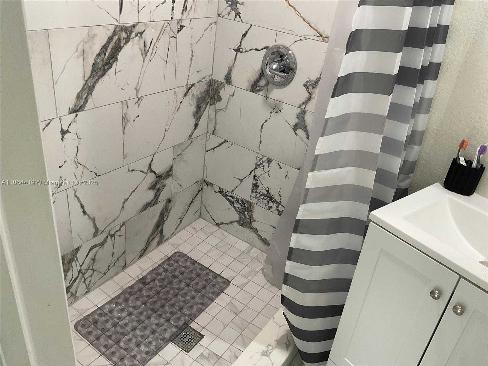Small Image of 1150 NORTH EAST 143RD ST, North Miami Number 22