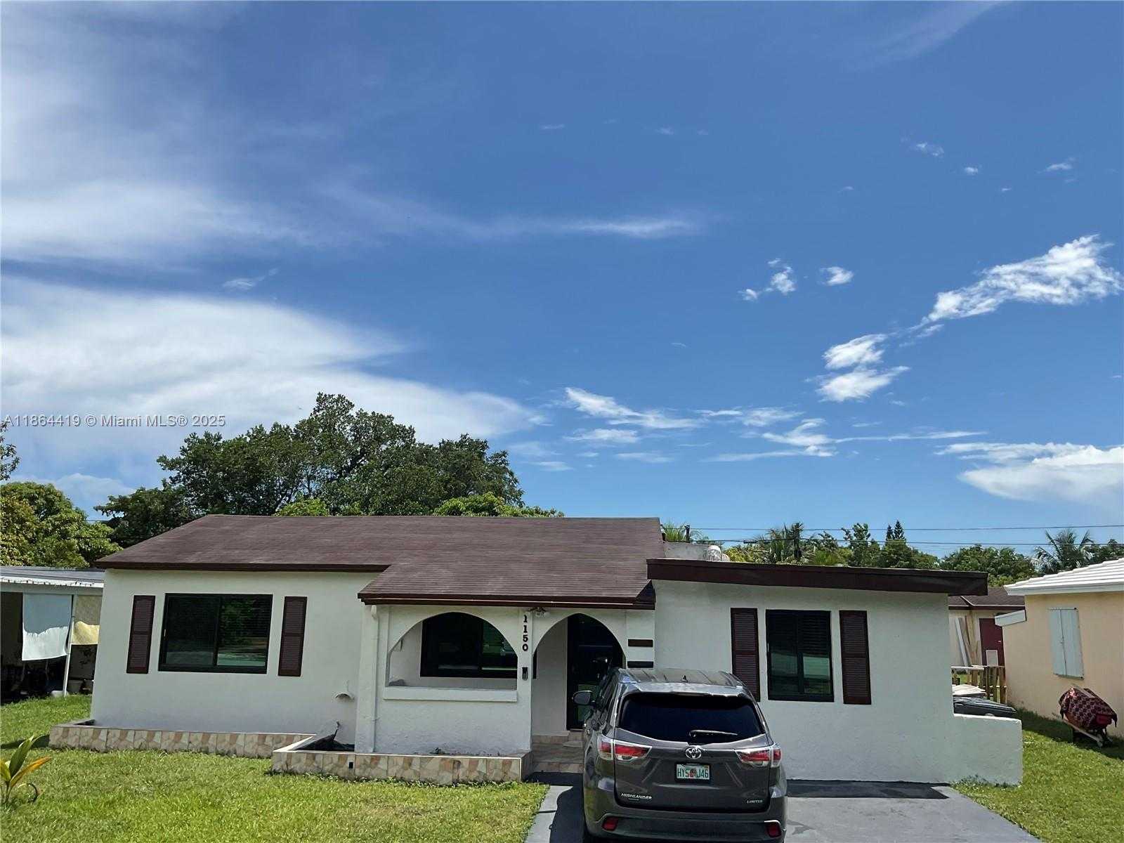 Small Image of 1150 NORTH EAST 143RD ST, North Miami Number 3