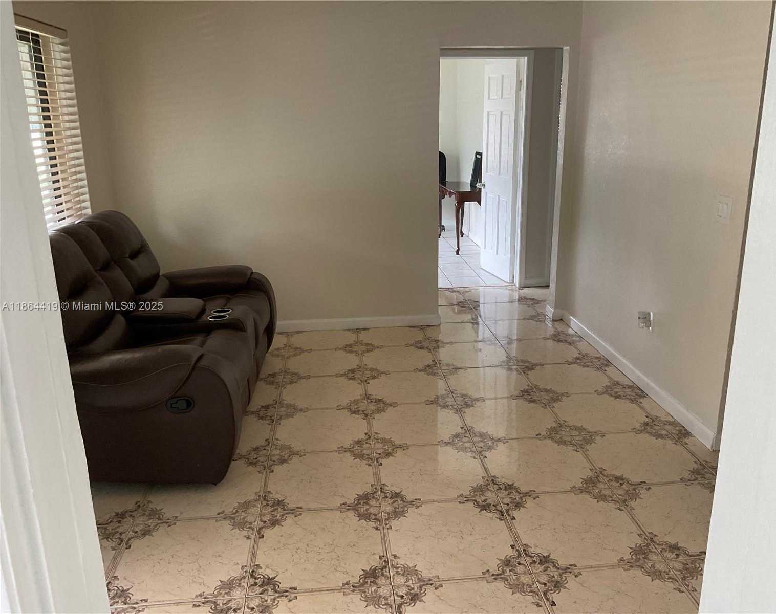 Small Image of 1150 NORTH EAST 143RD ST, North Miami Number 4