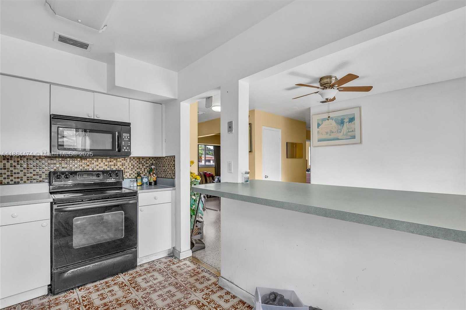 Small Image of 17210 NORTH WEST 47TH AVE, Miami Gardens Number 14