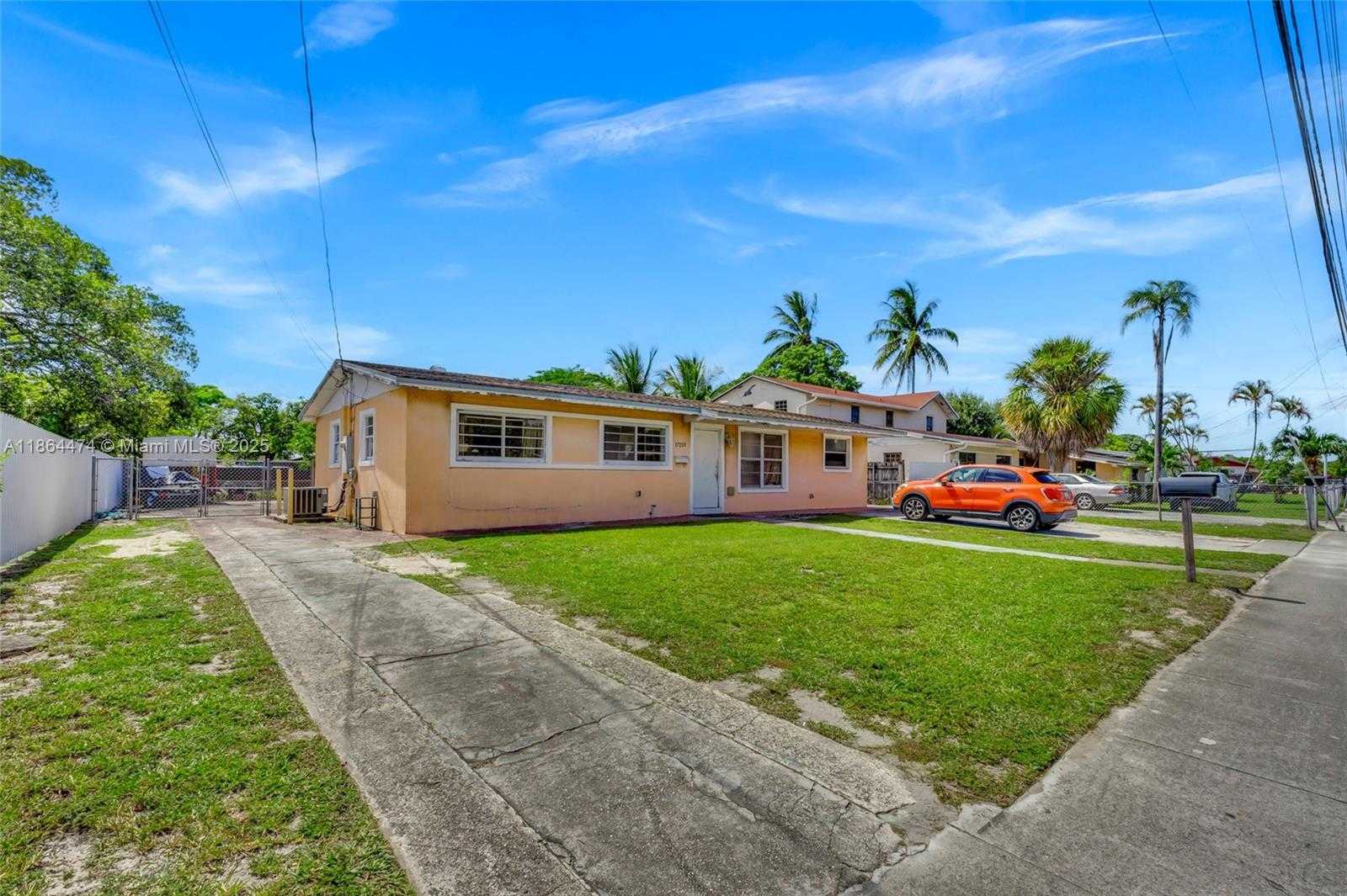Small Image of 17210 NORTH WEST 47TH AVE, Miami Gardens Number 2