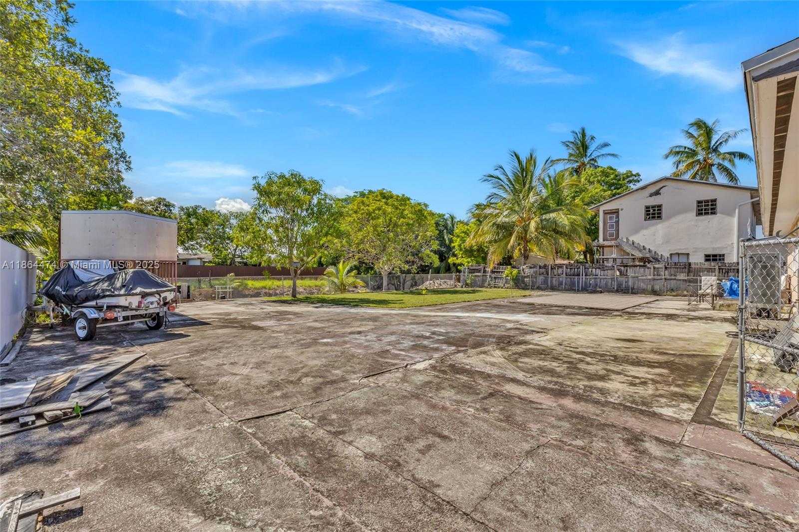 Small Image of 17210 NORTH WEST 47TH AVE, Miami Gardens Number 24