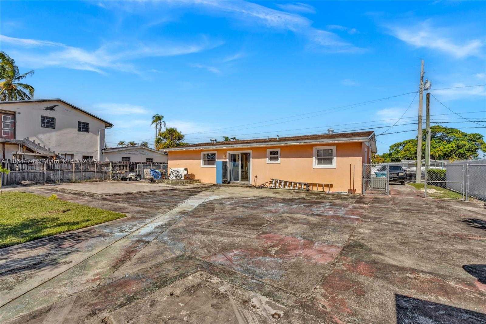 Small Image of 17210 NORTH WEST 47TH AVE, Miami Gardens Number 25
