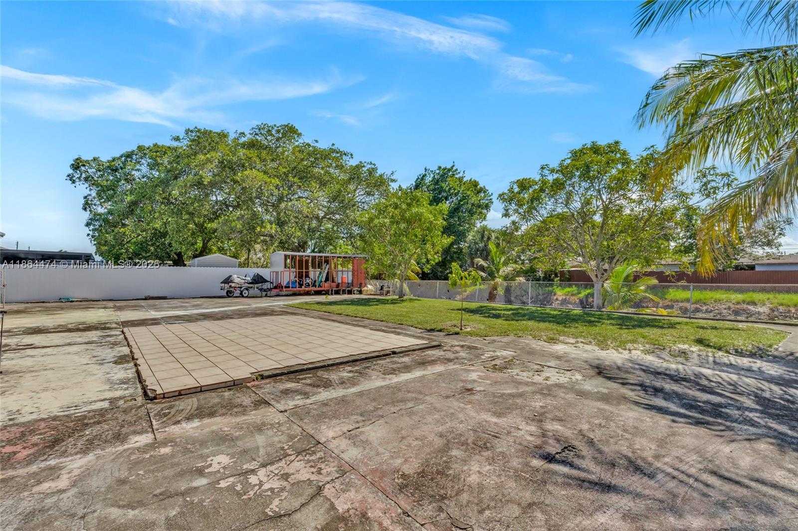 Small Image of 17210 NORTH WEST 47TH AVE, Miami Gardens Number 26