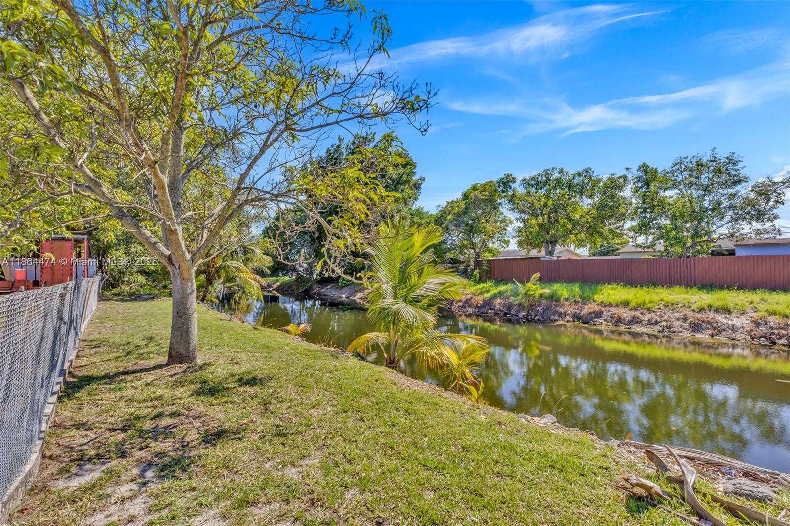 Small Image of 17210 NORTH WEST 47TH AVE, Miami Gardens Number 4