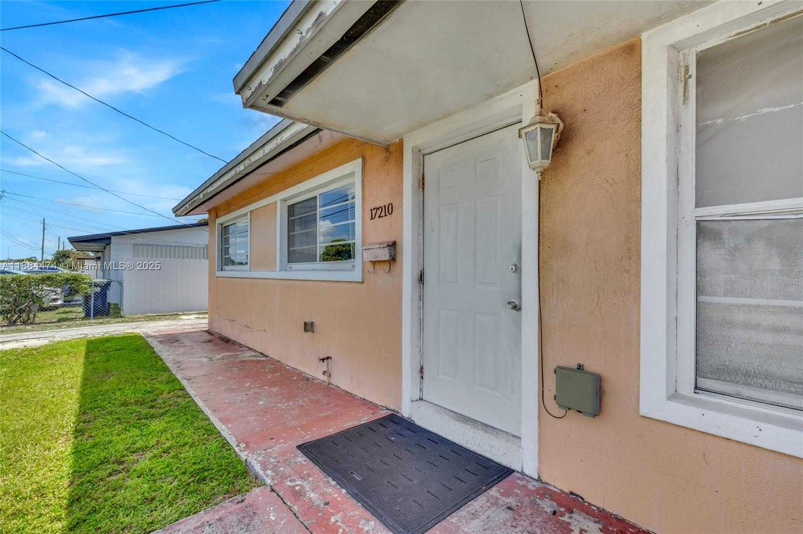 Small Image of 17210 NORTH WEST 47TH AVE, Miami Gardens Number 6