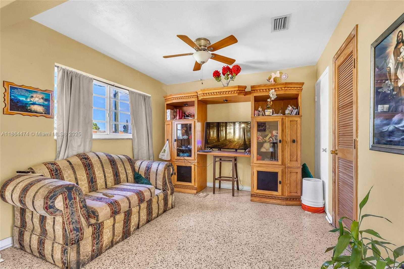 Small Image of 17210 NORTH WEST 47TH AVE, Miami Gardens Number 8