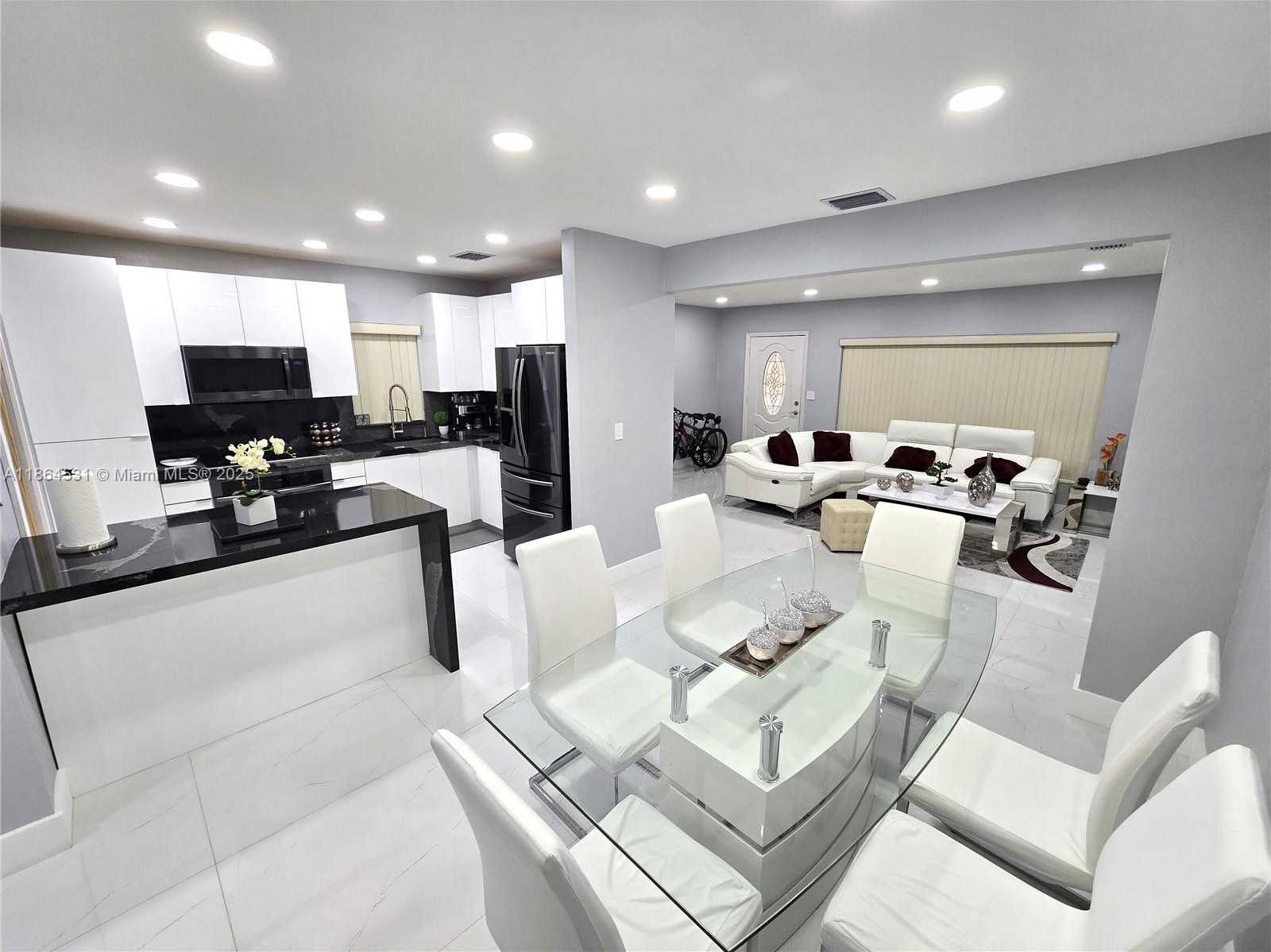 Small Image of 380 WEST 41ST ST, Hialeah Number 11