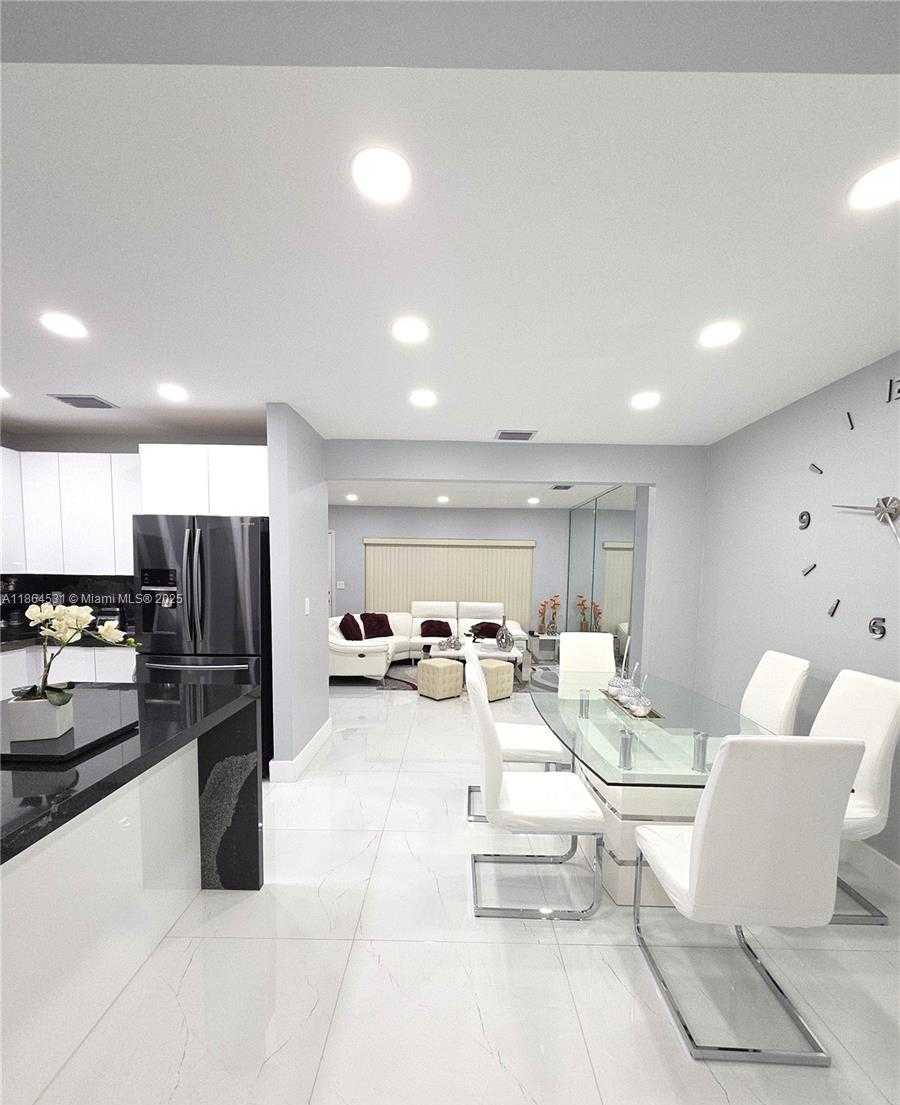 Small Image of 380 WEST 41ST ST, Hialeah Number 12