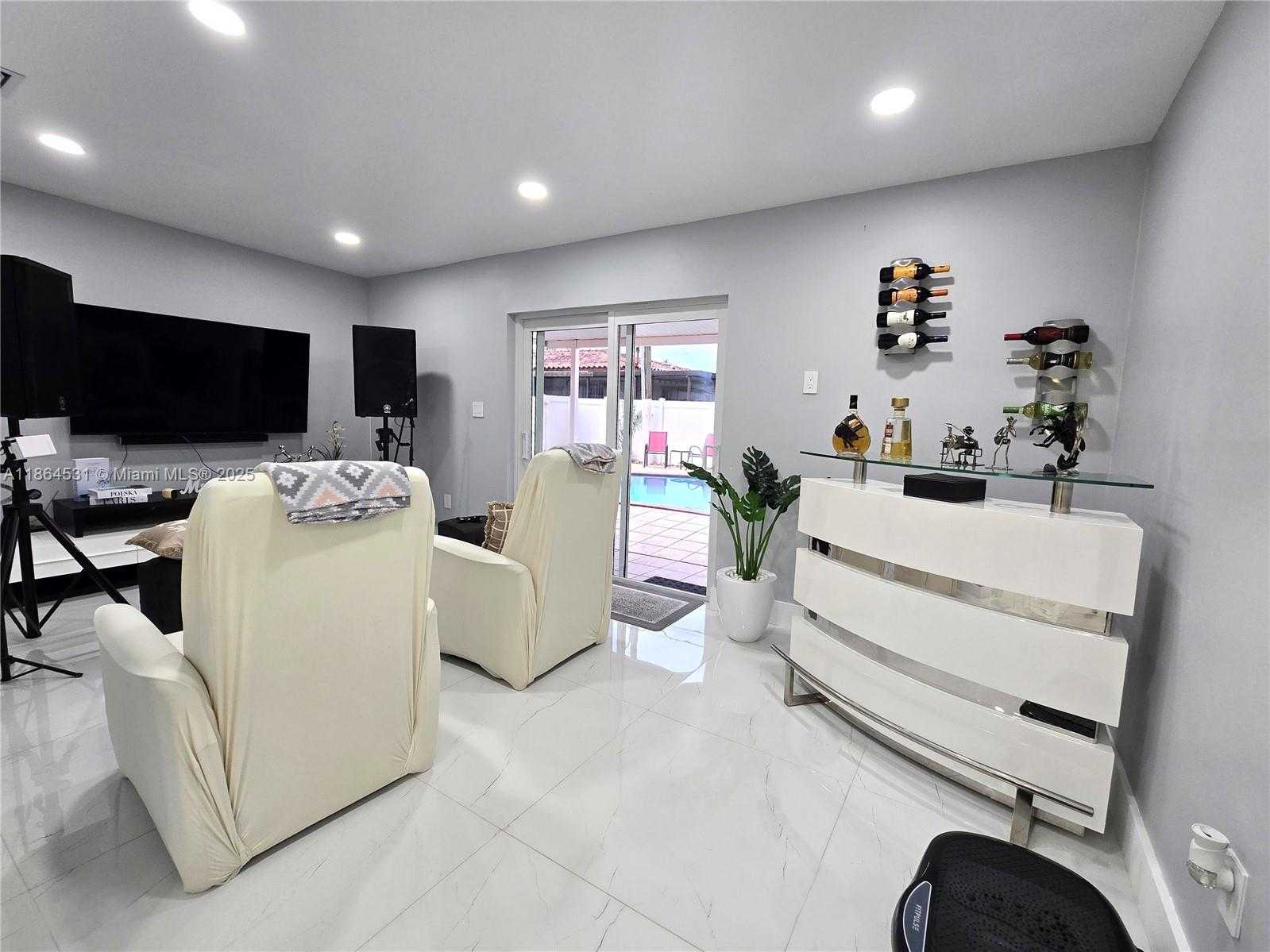 Small Image of 380 WEST 41ST ST, Hialeah Number 13