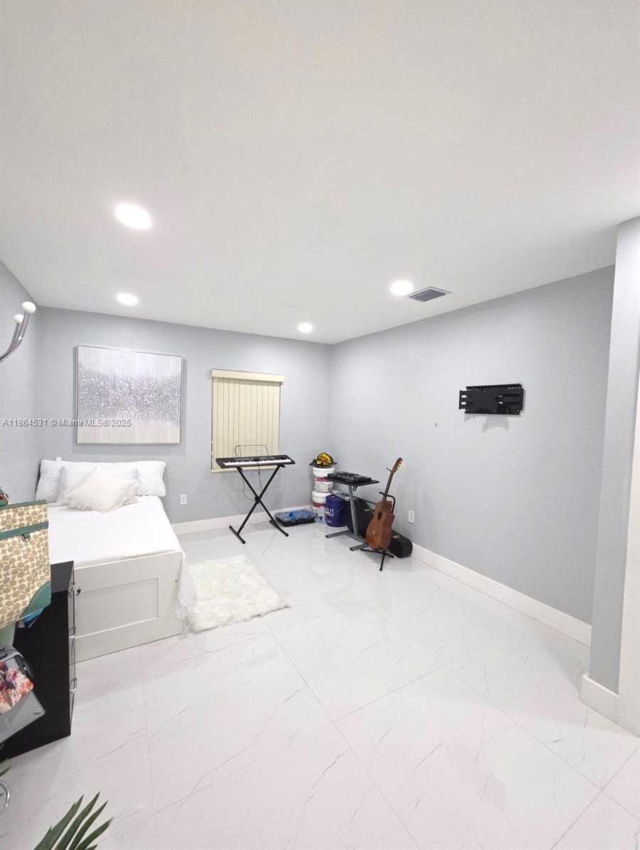 Small Image of 380 WEST 41ST ST, Hialeah Number 16