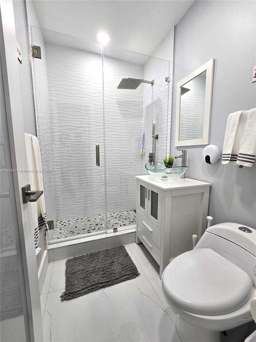 Small Image of 380 WEST 41ST ST, Hialeah Number 19