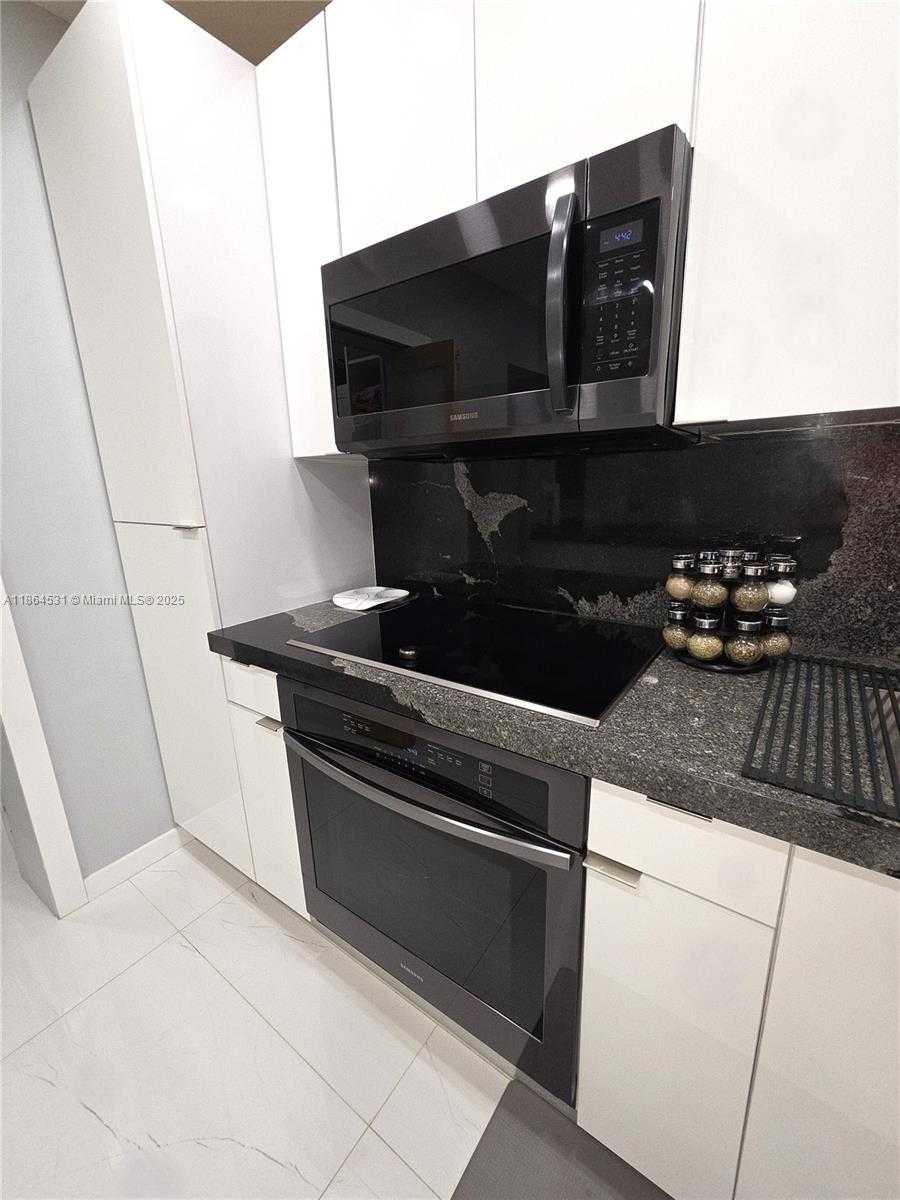 Small Image of 380 WEST 41ST ST, Hialeah Number 3