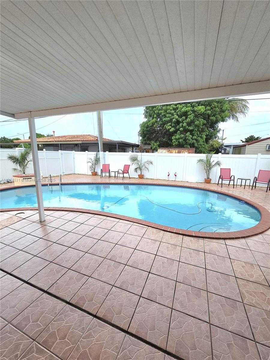 Small Image of 380 WEST 41ST ST, Hialeah Number 31
