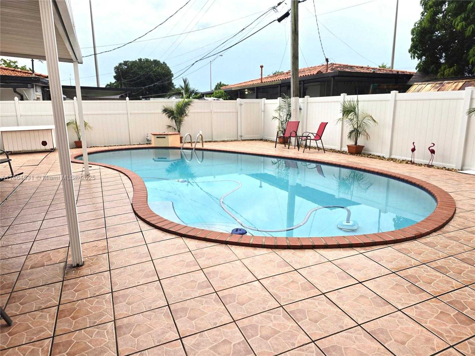 Small Image of 380 WEST 41ST ST, Hialeah Number 32