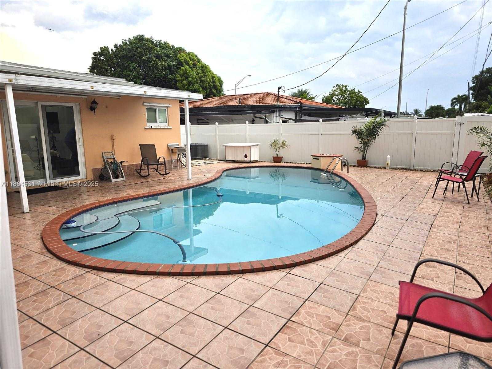 Small Image of 380 WEST 41ST ST, Hialeah Number 33