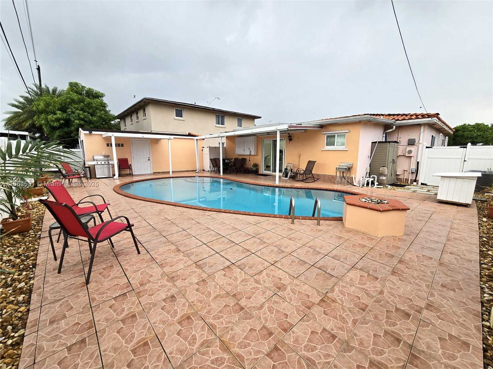 Small Image of 380 WEST 41ST ST, Hialeah Number 34