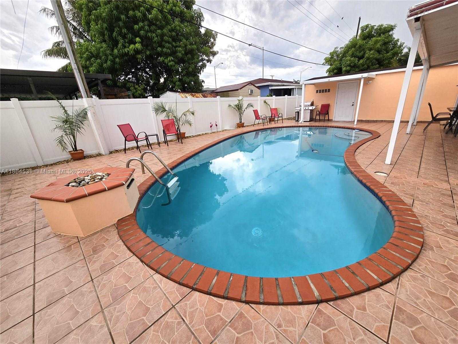 Small Image of 380 WEST 41ST ST, Hialeah Number 35