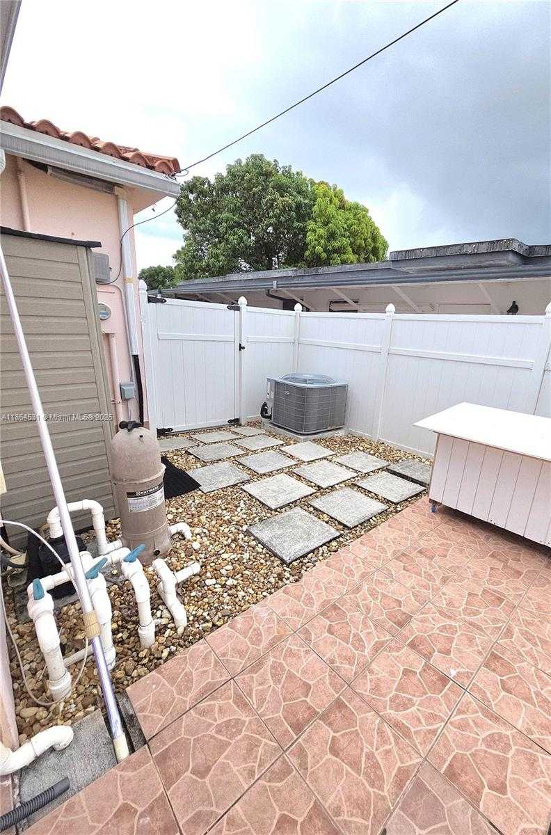 Small Image of 380 WEST 41ST ST, Hialeah Number 37