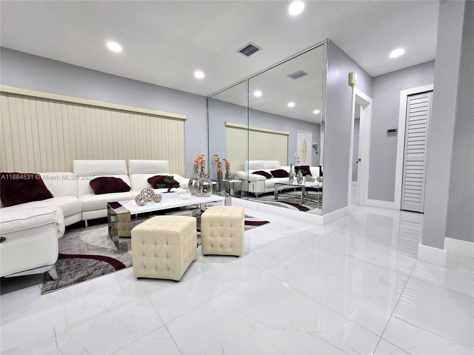 Small Image of 380 WEST 41ST ST, Hialeah Number 6