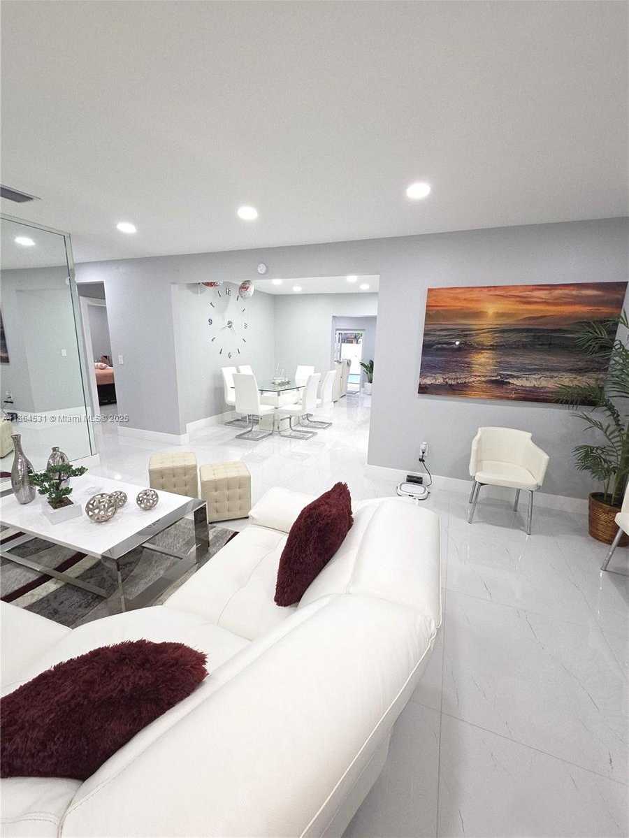 Small Image of 380 WEST 41ST ST, Hialeah Number 7
