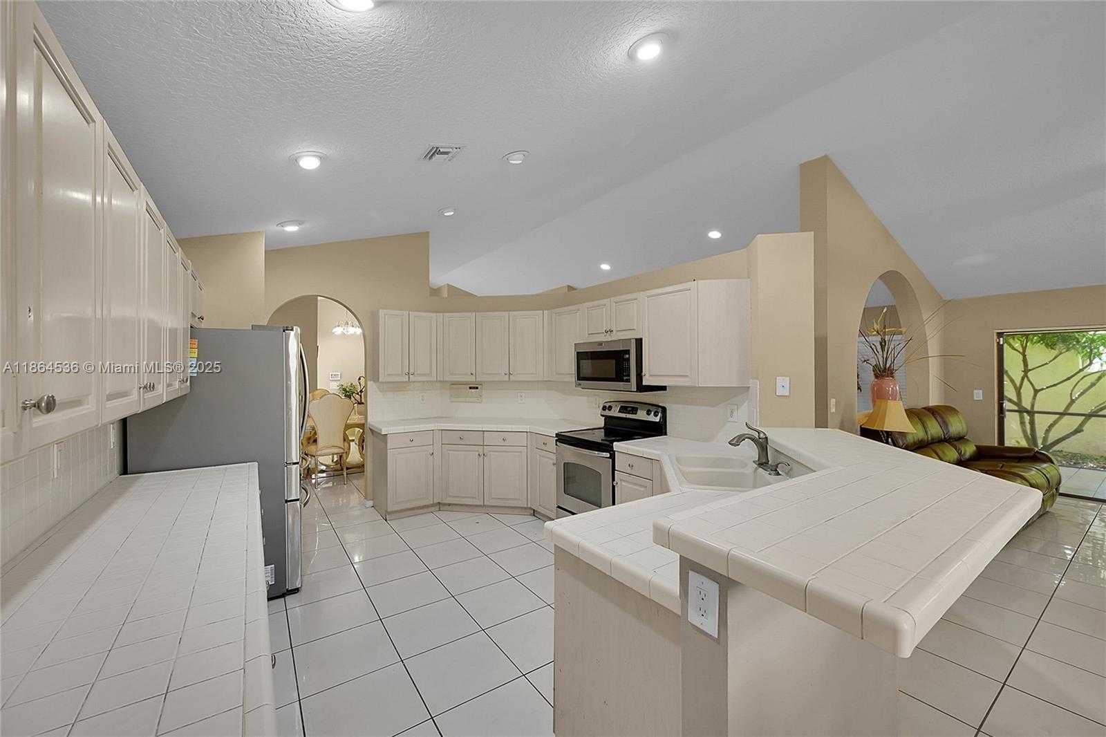 Small Image of 10261 SOUTH LEXINGTON LAKES BLVD S, Boynton Beach Number 12