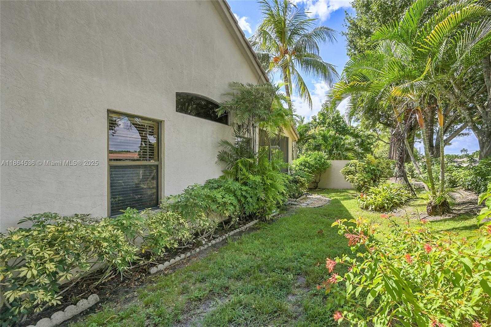 Small Image of 10261 SOUTH LEXINGTON LAKES BLVD S, Boynton Beach Number 38