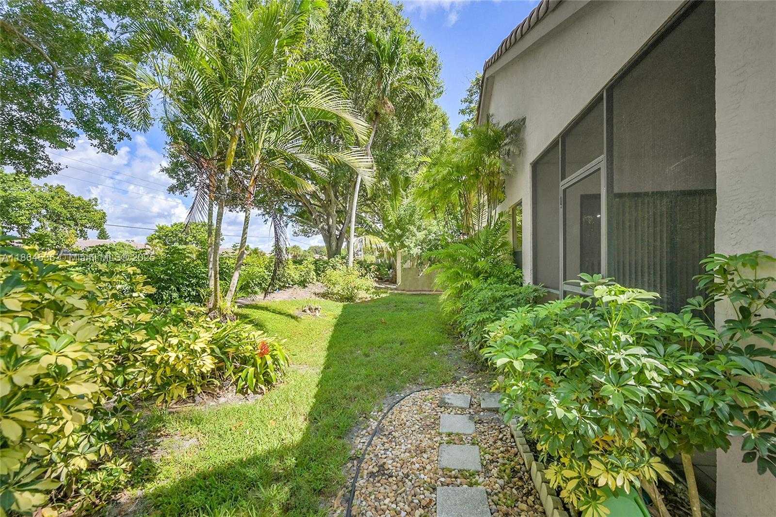 Small Image of 10261 SOUTH LEXINGTON LAKES BLVD S, Boynton Beach Number 39