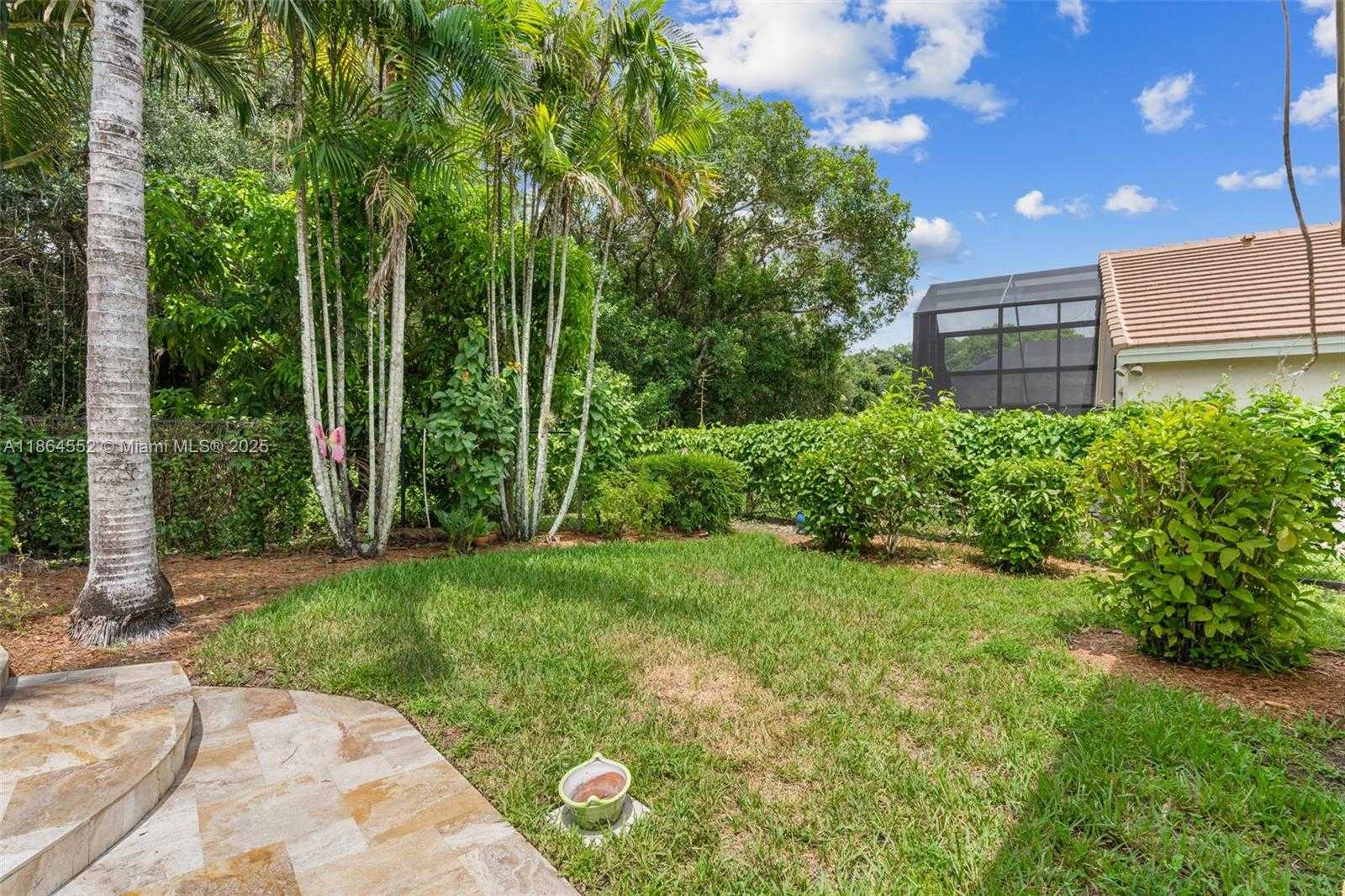 Small Image of 9945 WEST TREE TOPS COURT, Davie Number 19