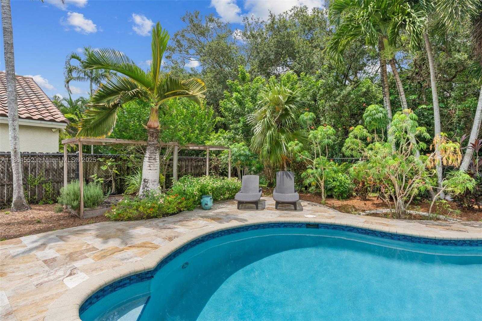 Small Image of 9945 WEST TREE TOPS COURT, Davie Number 20