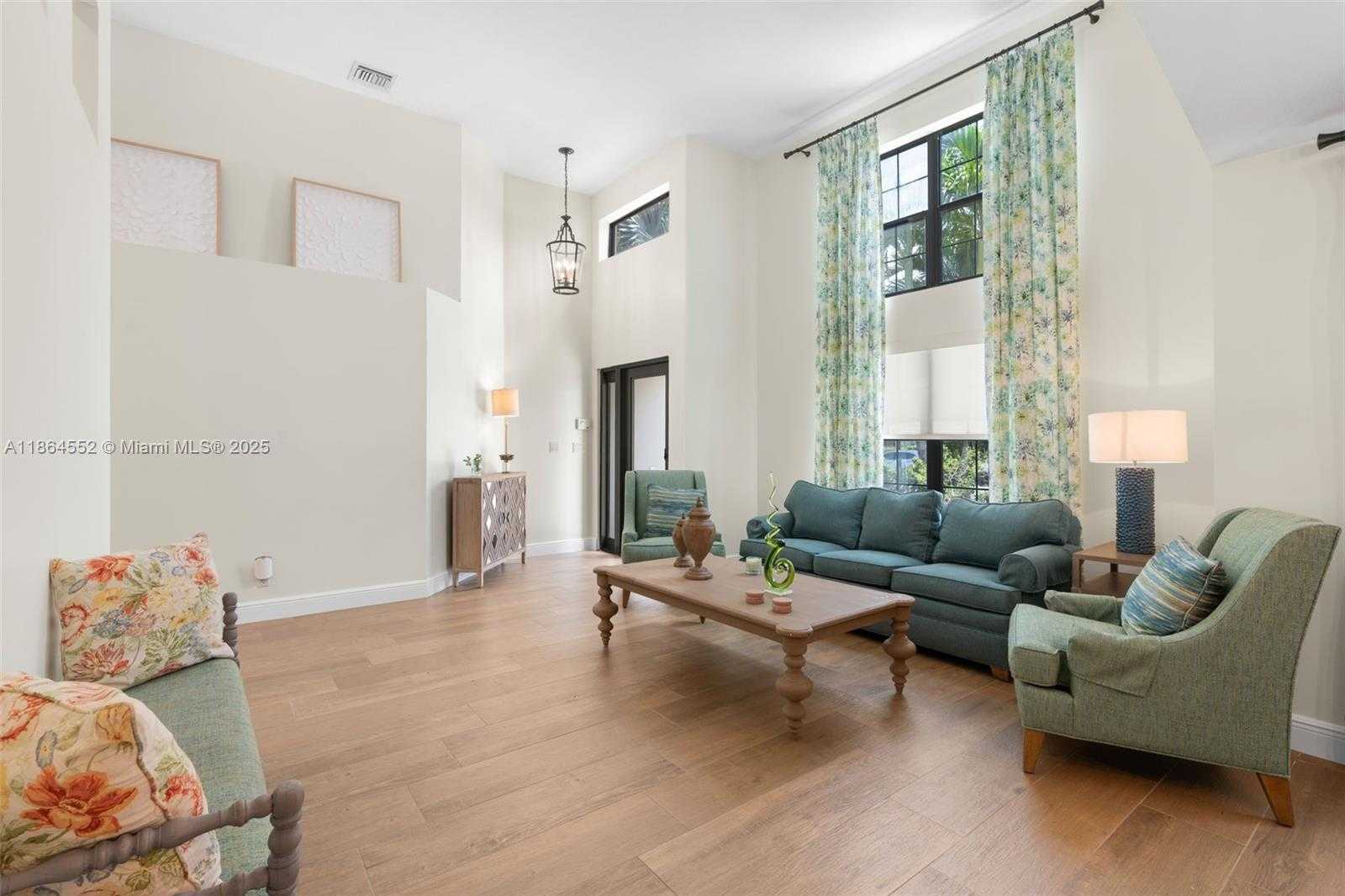 Small Image of 9945 WEST TREE TOPS COURT, Davie Number 29