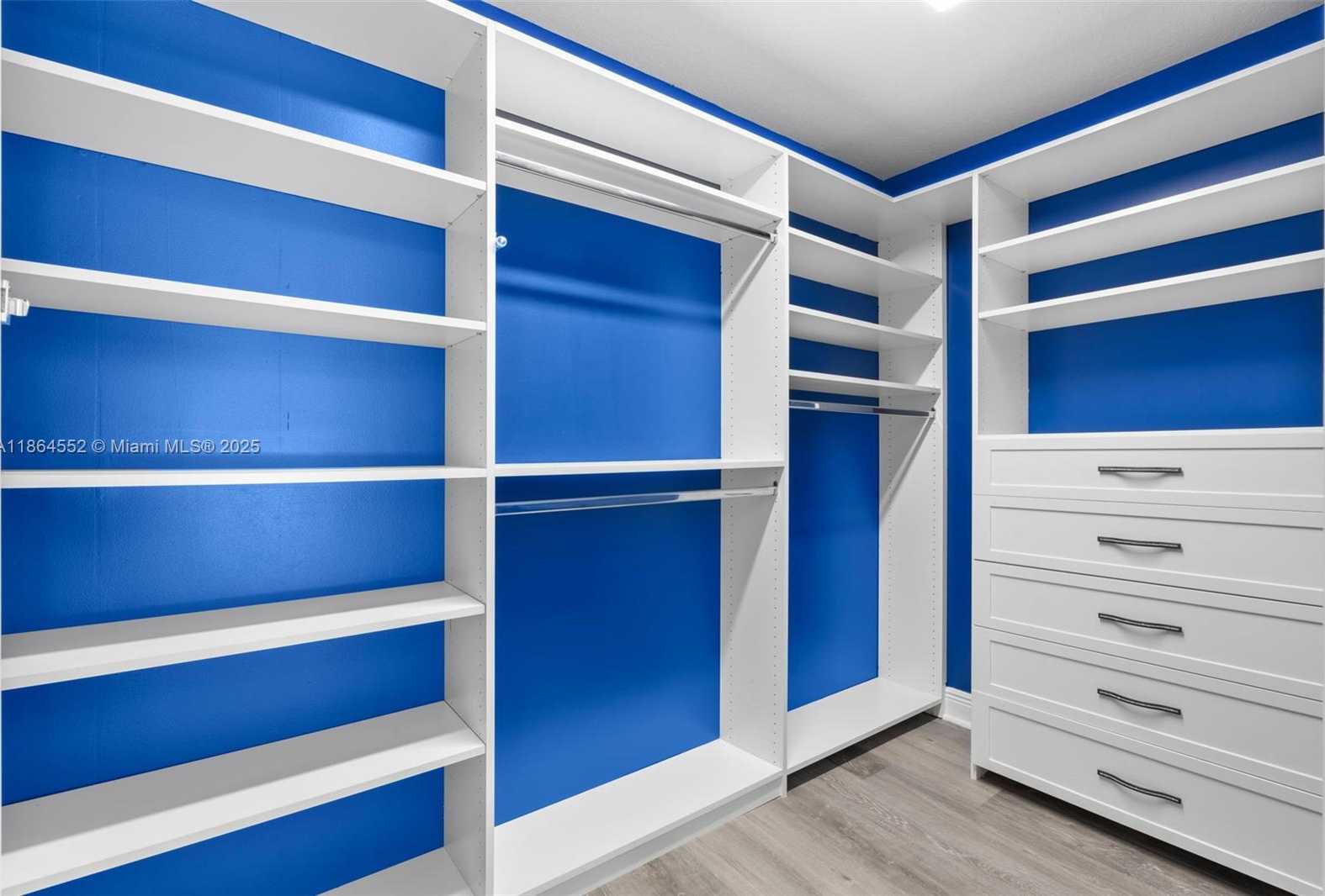 Small Image of 9945 WEST TREE TOPS COURT, Davie Number 39