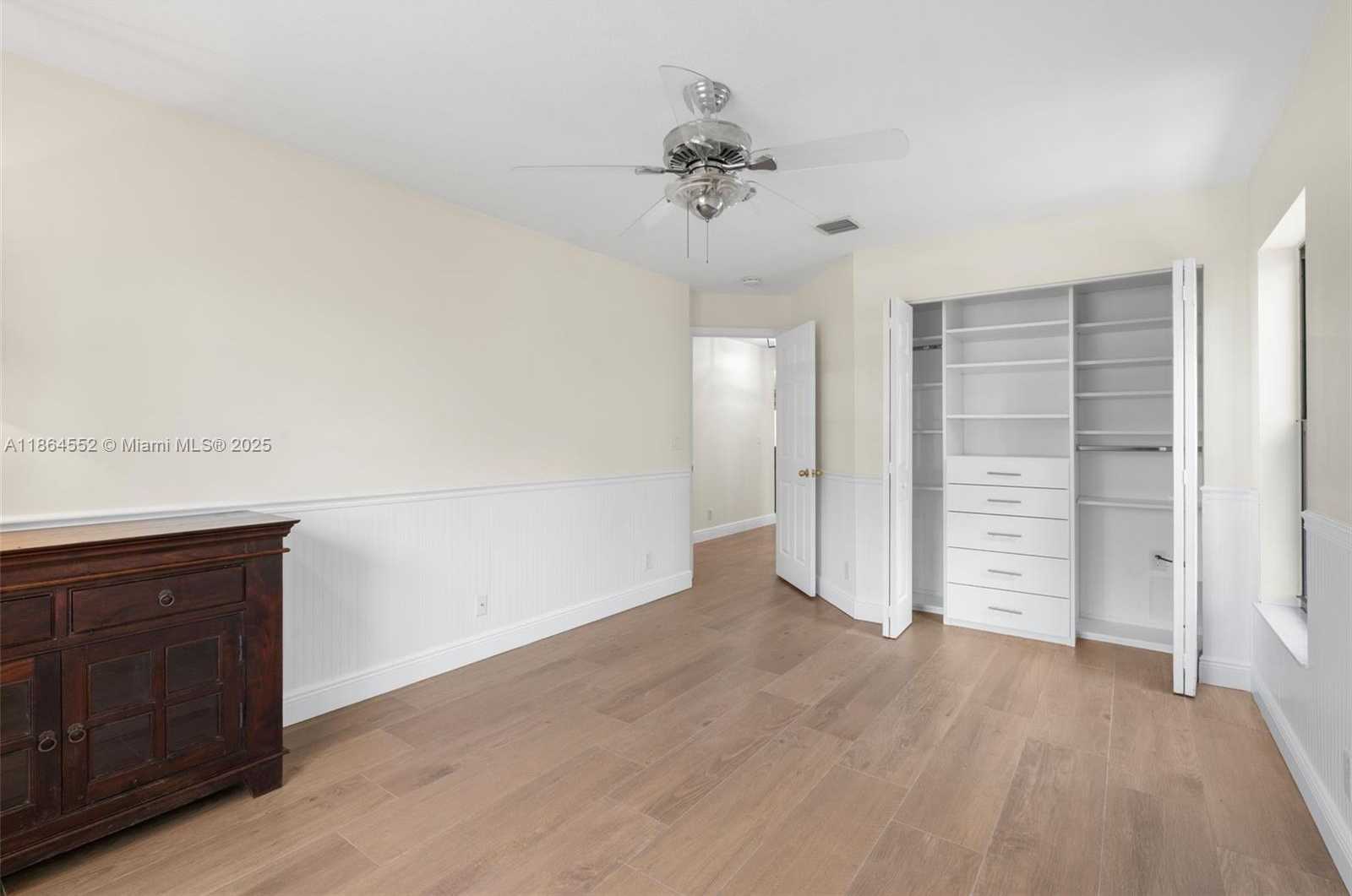 Small Image of 9945 WEST TREE TOPS COURT, Davie Number 48