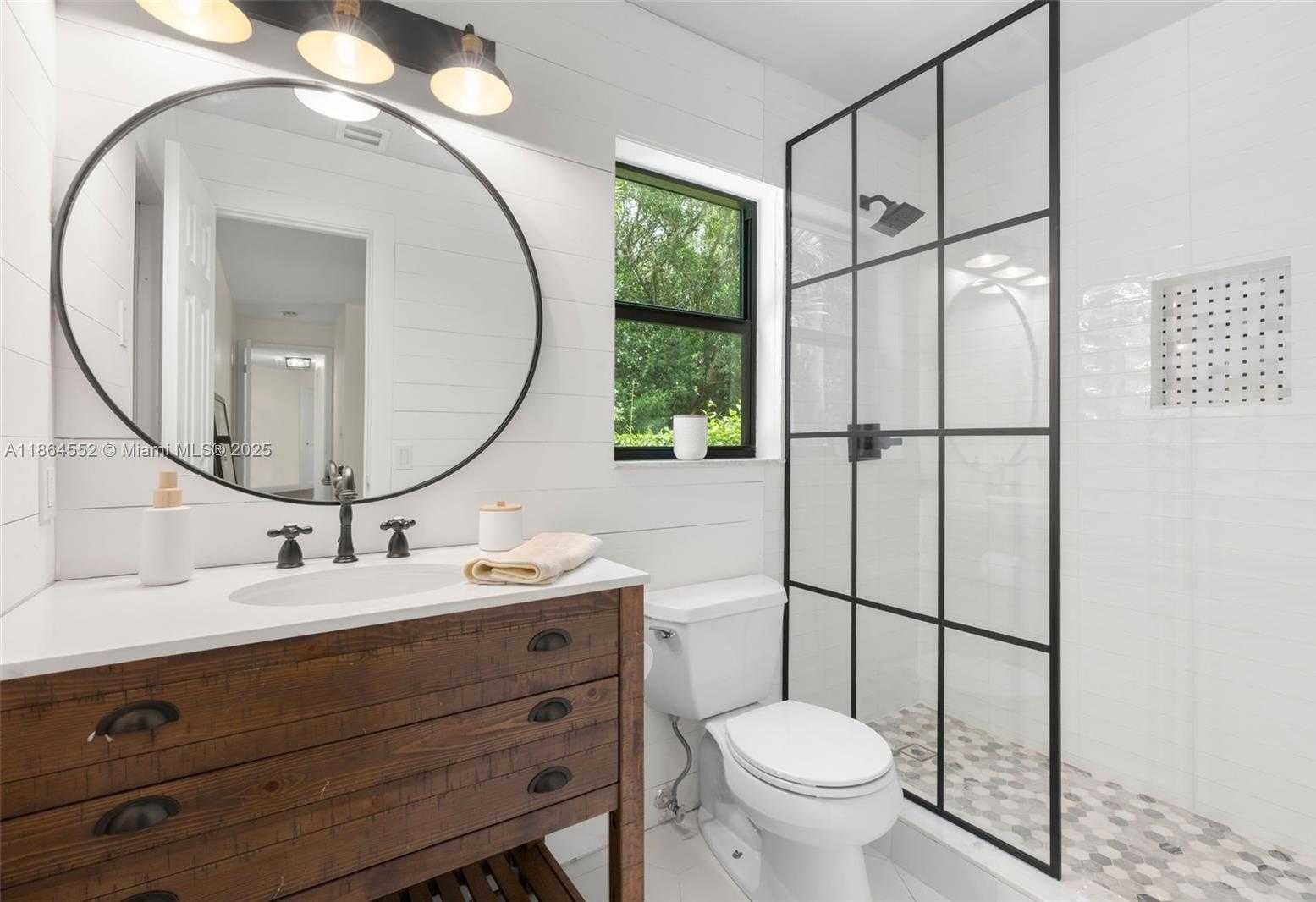 Small Image of 9945 WEST TREE TOPS COURT, Davie Number 51