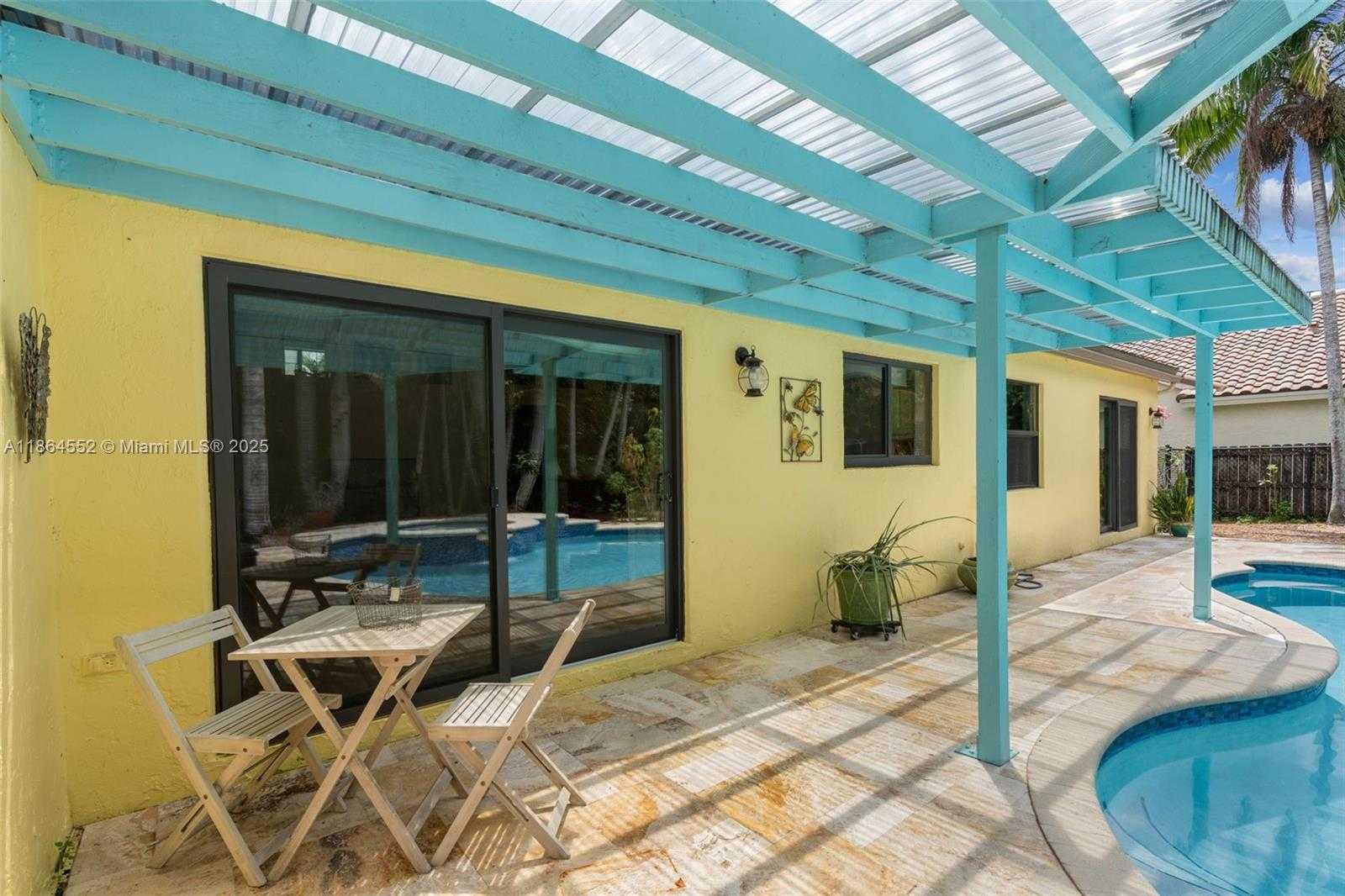 Small Image of 9945 WEST TREE TOPS COURT, Davie Number 8