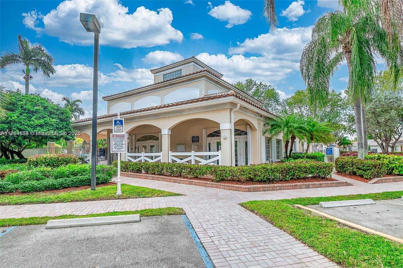 Small Image of 4907 PELICAN MNR, Coconut Creek Number 24