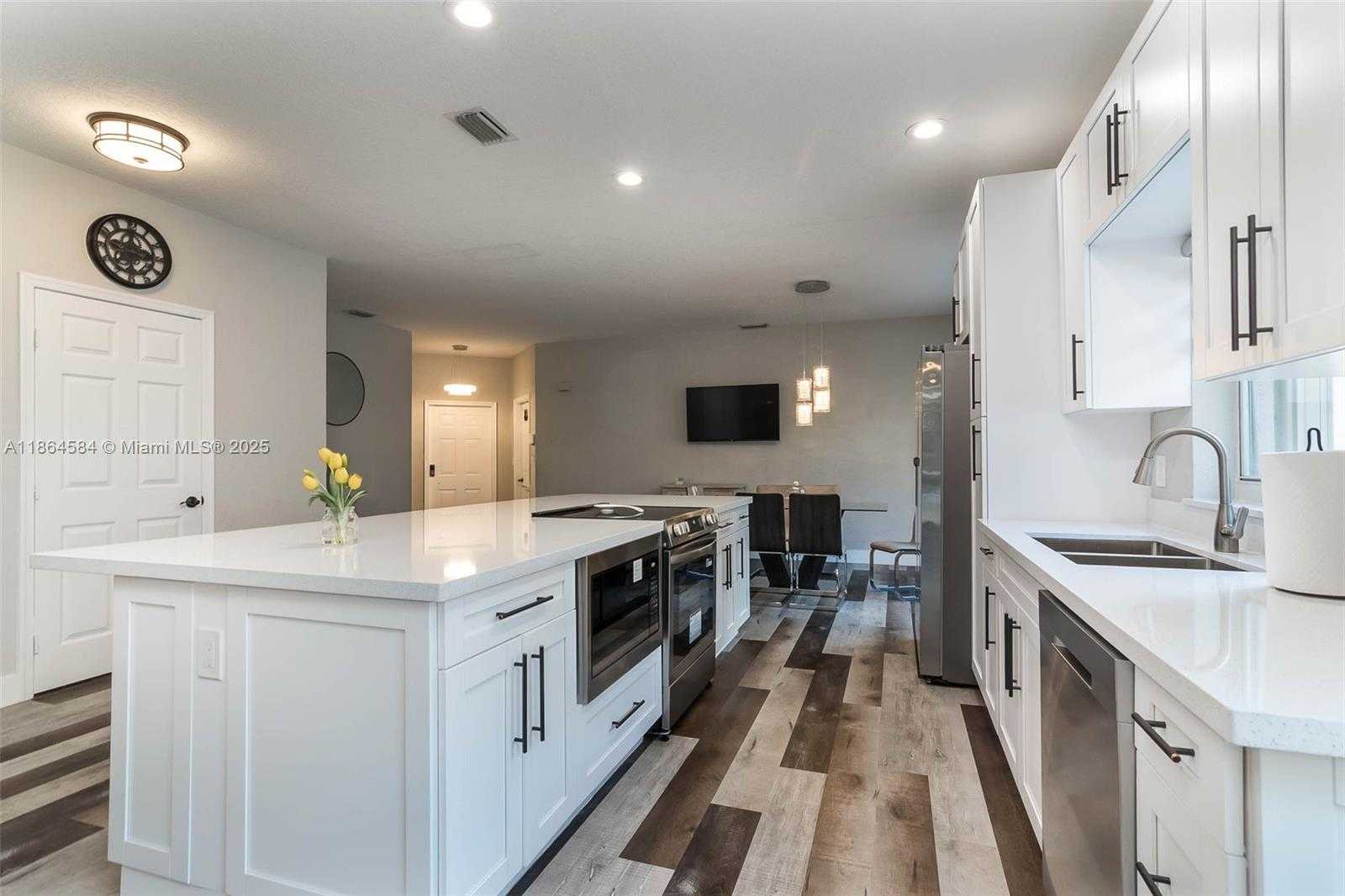 Small Image of 4907 PELICAN MNR, Coconut Creek Number 4