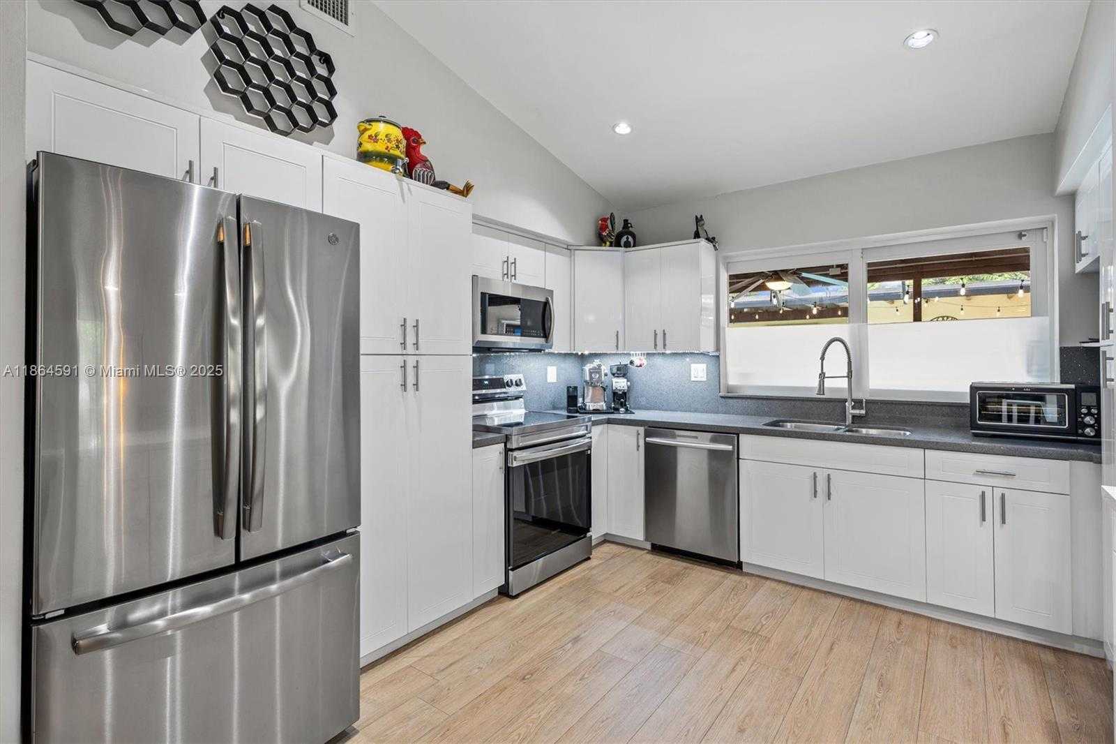 Small Image of 17625 SOUTH WEST 91ST AVE, Palmetto Bay Number 16