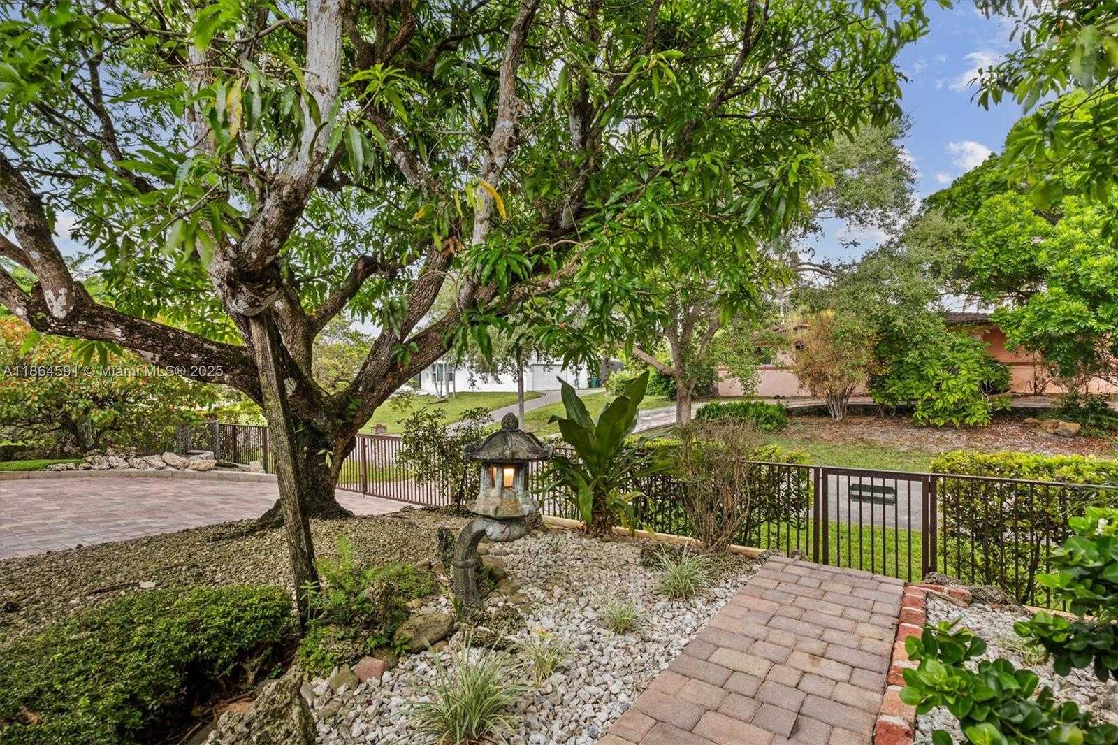 Small Image of 17625 SOUTH WEST 91ST AVE, Palmetto Bay Number 4